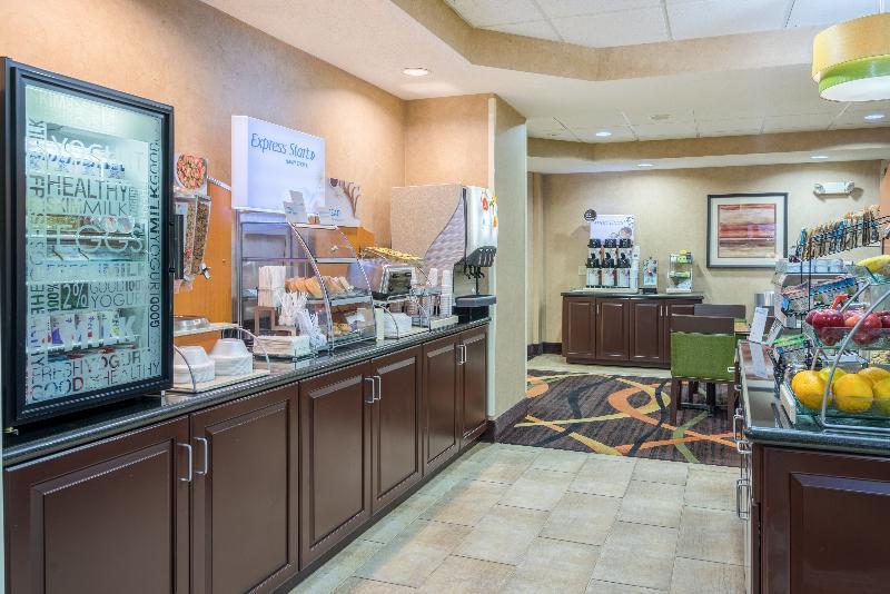 Holiday Inn Express Hanover By Ihg Екстериор снимка