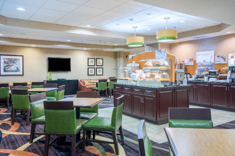 Holiday Inn Express Hanover By Ihg Екстериор снимка
